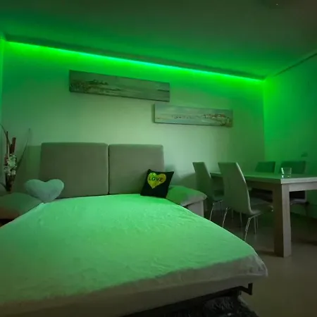 Centrico, 3 Minutes To Arenal-bol Apartment *