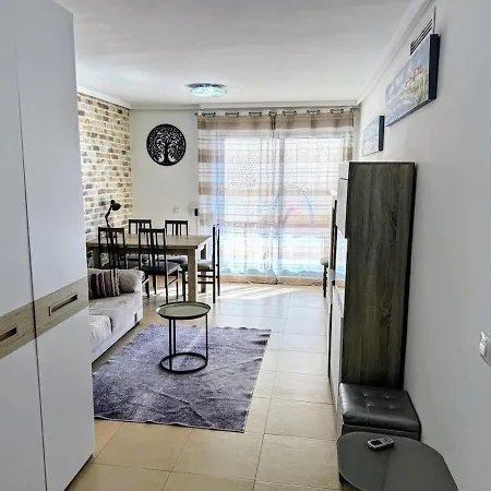 Apartment Centrico, 3 Minutes To Arenal-bol *